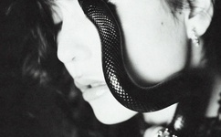 女人自熨全过程直播